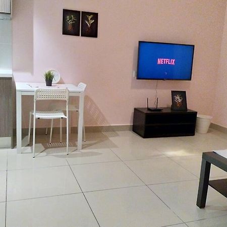 Hb1512- Hyve Studio Unit, Lake View, Cyberjaya, Free Wi-Fi, Free Parking, Netflix,Pool, 3038 Eksteriør billede