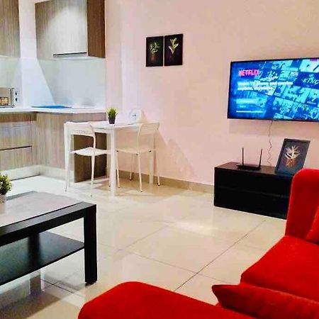 Hb1512- Hyve Studio Unit, Lake View, Cyberjaya, Free Wi-Fi, Free Parking, Netflix,Pool, 3038 Eksteriør billede