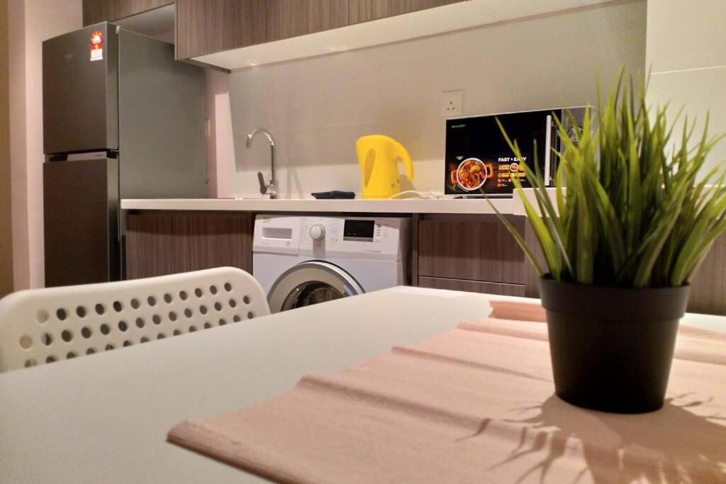 Hb1512- Hyve Studio Unit, Lake View, Cyberjaya, Free Wi-Fi, Free Parking, Netflix,Pool, 3038 Eksteriør billede