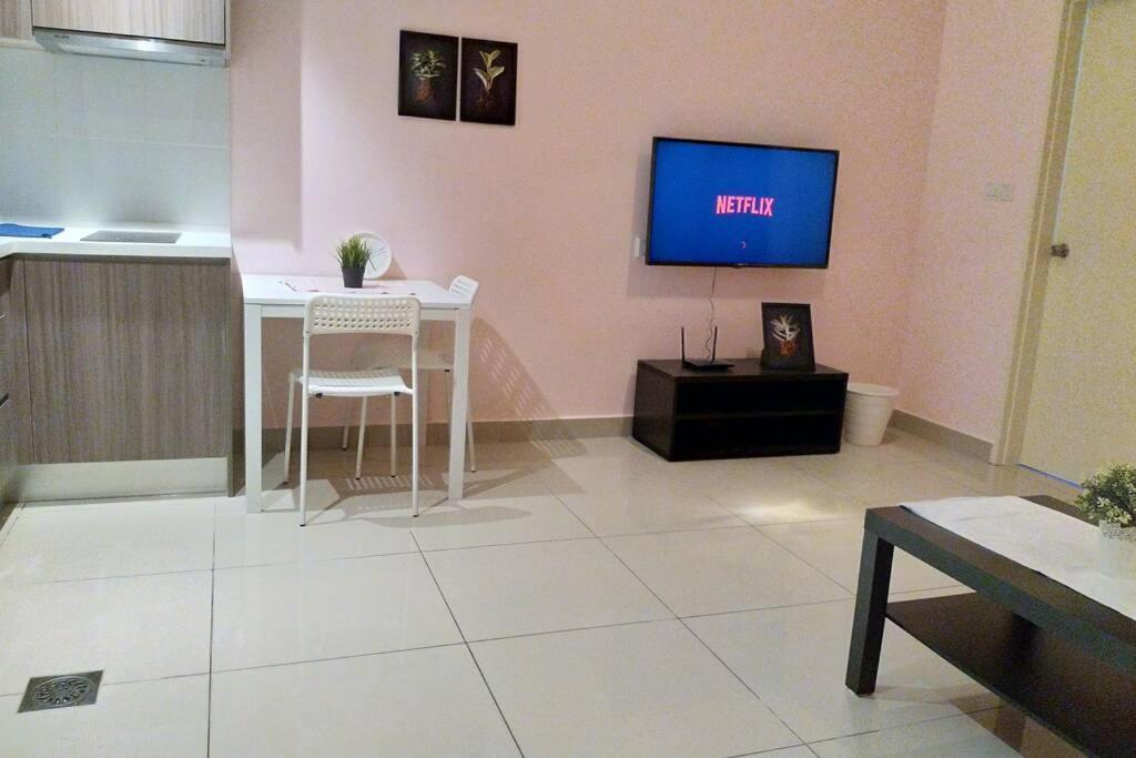 Hb1512- Hyve Studio Unit, Lake View, Cyberjaya, Free Wi-Fi, Free Parking, Netflix,Pool, 3038 Eksteriør billede