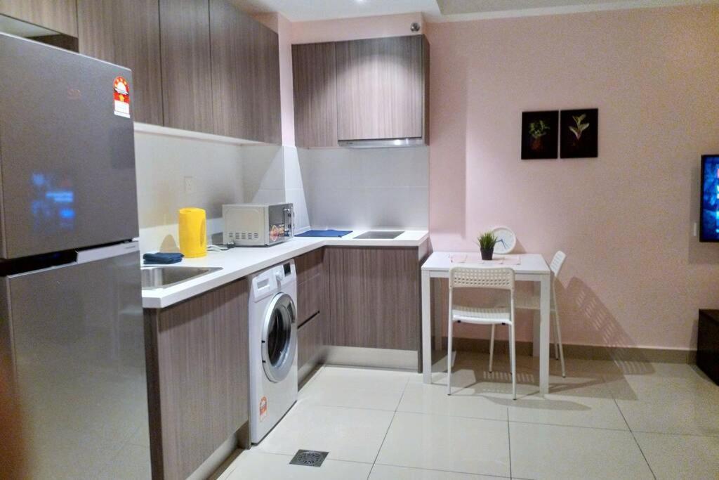 Hb1512- Hyve Studio Unit, Lake View, Cyberjaya, Free Wi-Fi, Free Parking, Netflix,Pool, 3038 Eksteriør billede