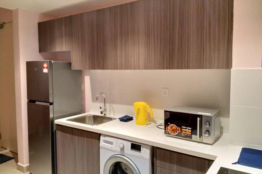 Hb1512- Hyve Studio Unit, Lake View, Cyberjaya, Free Wi-Fi, Free Parking, Netflix,Pool, 3038 Eksteriør billede