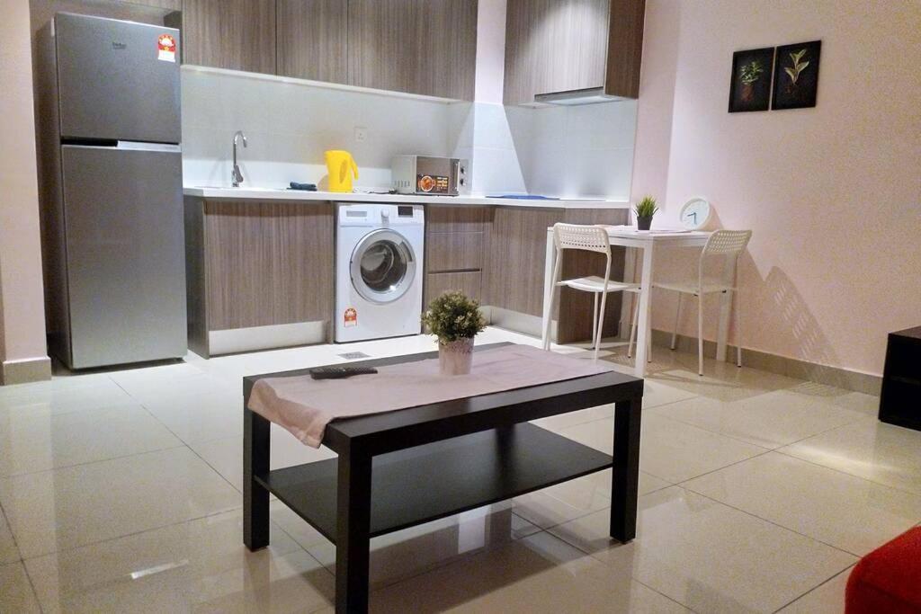 Hb1512- Hyve Studio Unit, Lake View, Cyberjaya, Free Wi-Fi, Free Parking, Netflix,Pool, 3038 Eksteriør billede